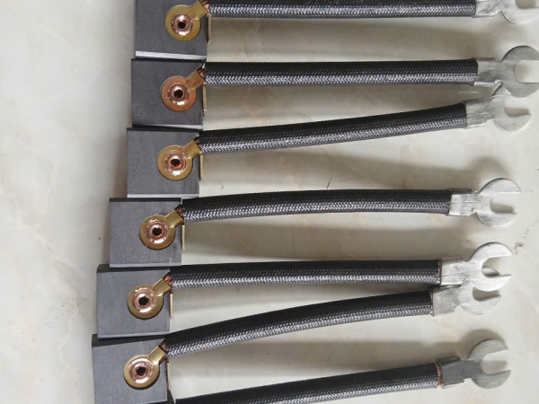 Chổi than công nghiệp :EG4, EG0, RE60, E50,RC53, KD5883K…