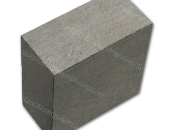 Đá cubic bazan cắt thô – mạnh mẽ, chống trơn, đậm chất tự nhiên