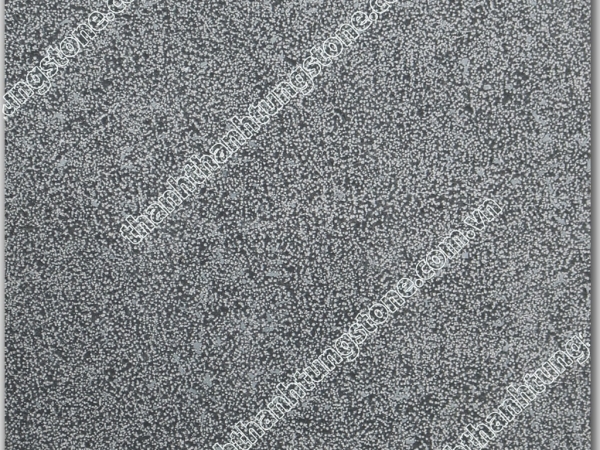 Đá xanh đen băm toàn phần cao cấp – chống trơn vượt trội, bền đẹp.
